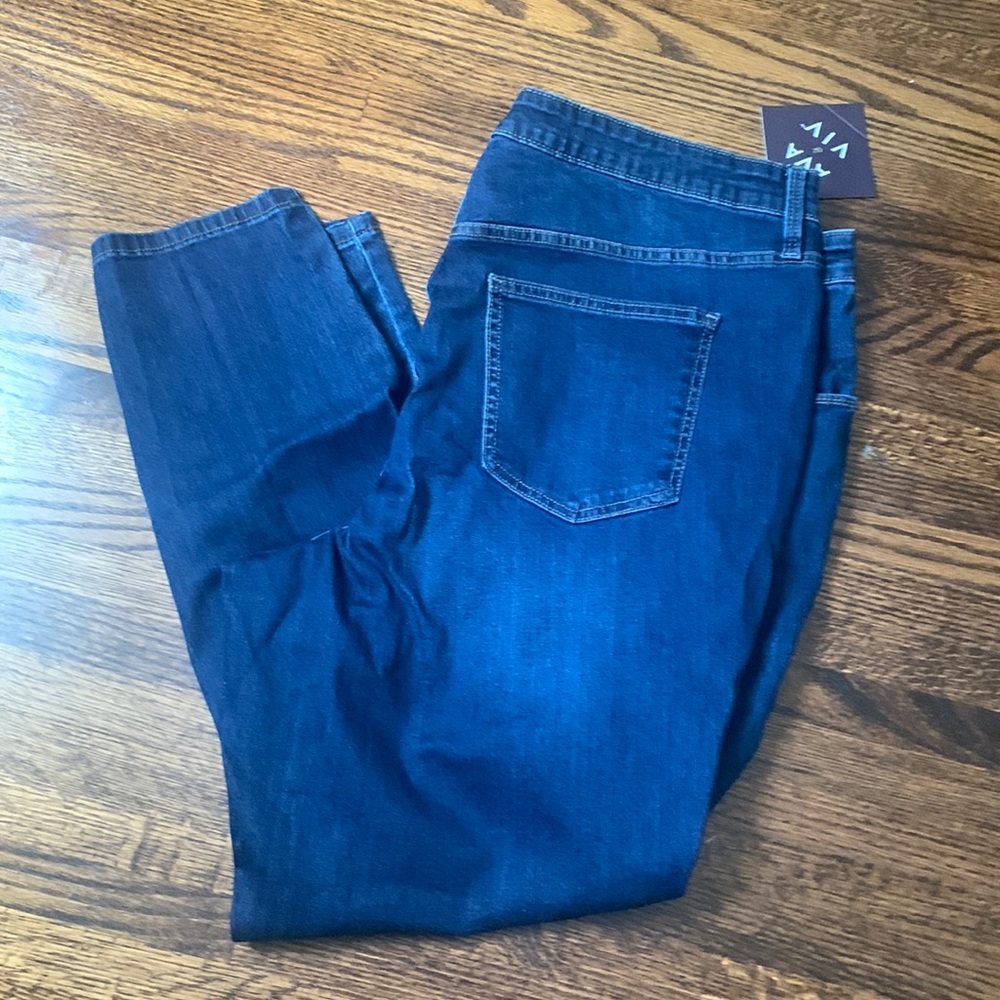 Ava & Viv 22W skinny jeans. NWT!